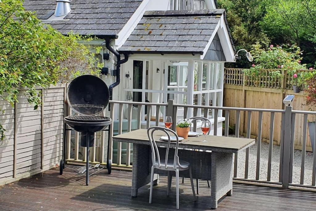 Bijou Coastal Apartment In Polperro With Hot Tub Onsite Parking Downhill Walk To Village Екстер'єр фото