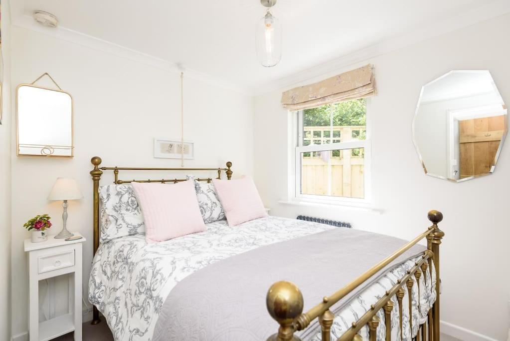 Bijou Coastal Apartment In Polperro With Hot Tub Onsite Parking Downhill Walk To Village Екстер'єр фото