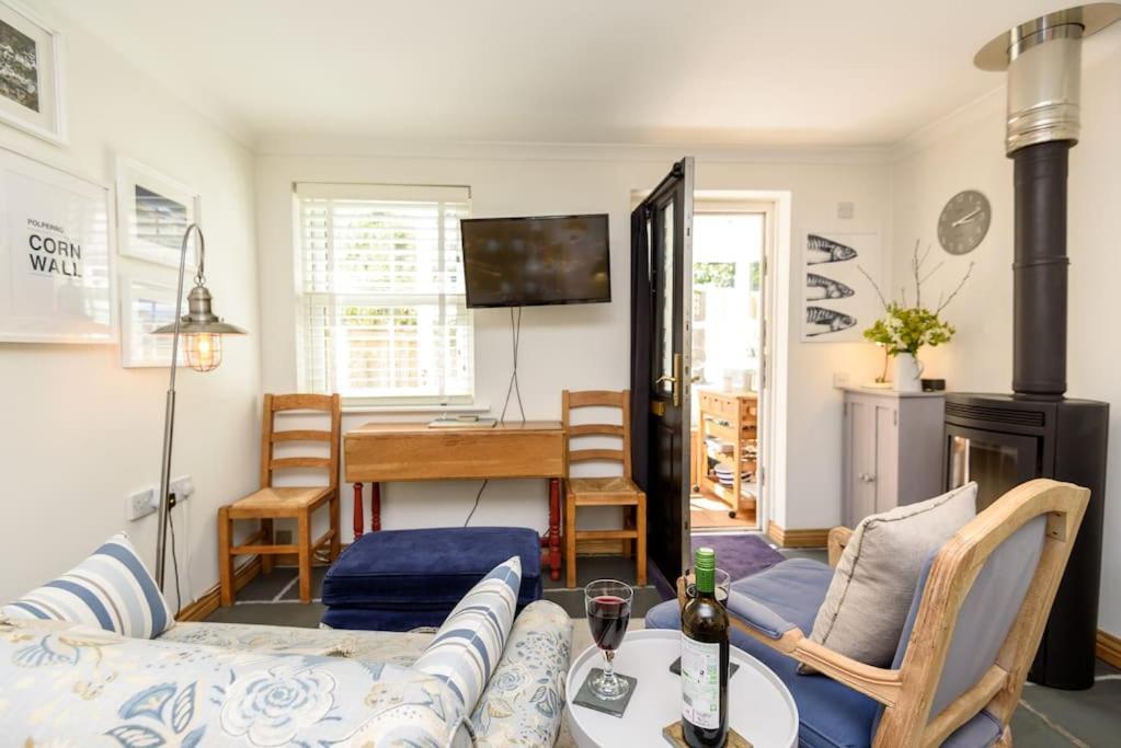 Bijou Coastal Apartment In Polperro With Hot Tub Onsite Parking Downhill Walk To Village Екстер'єр фото