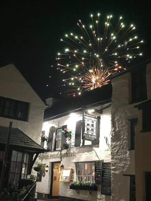 Bijou Coastal Apartment In Polperro With Hot Tub Onsite Parking Downhill Walk To Village Екстер'єр фото