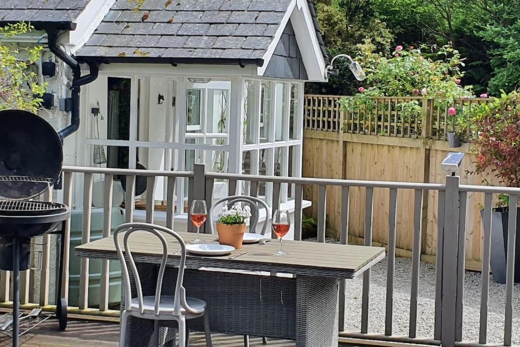Bijou Coastal Apartment In Polperro With Hot Tub Onsite Parking Downhill Walk To Village Екстер'єр фото