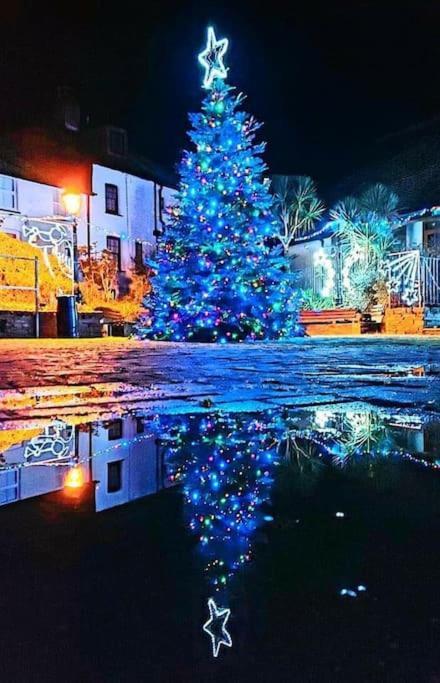 Bijou Coastal Apartment In Polperro With Hot Tub Onsite Parking Downhill Walk To Village Екстер'єр фото
